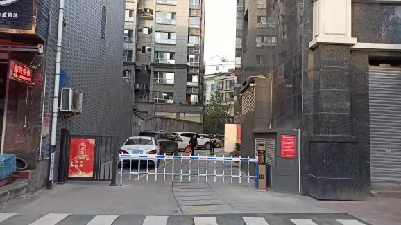 安康市石泉县旅游小区车辆识别系统调试安装完毕