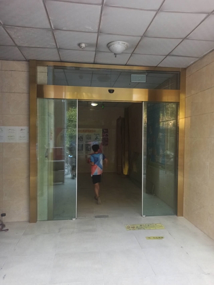 万源市山水城安装自动感应门