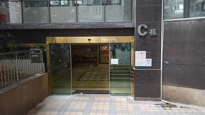 万源市紫金华庭安装自动感应门