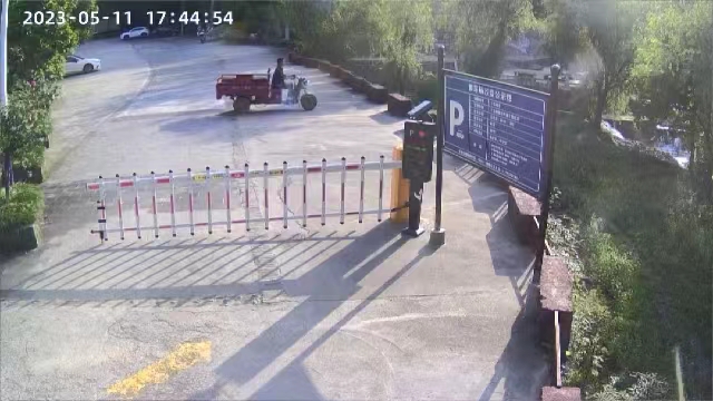 石泉燕翔洞旅游风景区车辆识别系统安装完毕